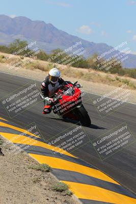 media/Oct-08-2022-SoCal Trackdays (Sat) [[1fc3beec89]]/Turn 7 Inside (145pm)/